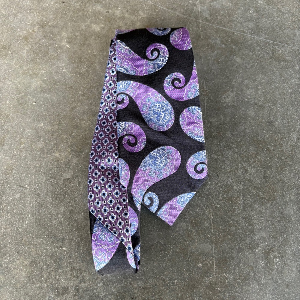 Robert Graham 100% Silk Neck Tie Mens Purple Blue Paisley Swirl Geometric Office